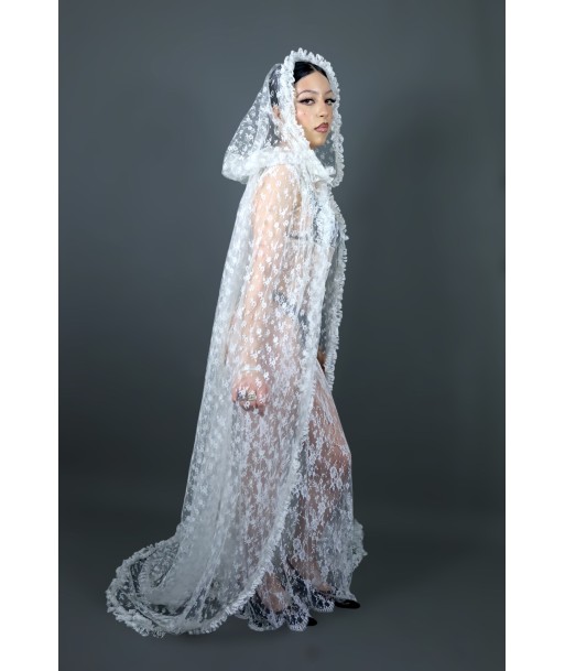 Cape en dentelle blanche online